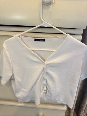 Brandy Melville White V‑Neck Button Crop Top